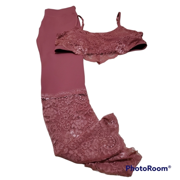 Fabletics leggings and matching bra. - Picture 2 of 3